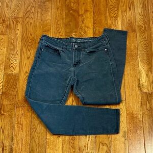 Women’s size 6 GAP Gray Washed Skinny Jeans Classic